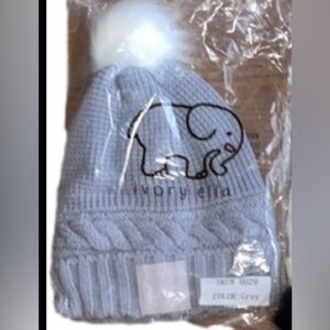 𝅺Ivory Ella Pom Pom hat • color: GREY only